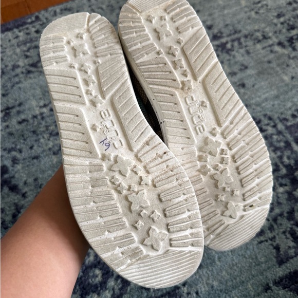 Youth Boys Hey Dudes Camo Green and Tan Print Slip On Shoes Size Y5-L6 - Picture 3 of 8